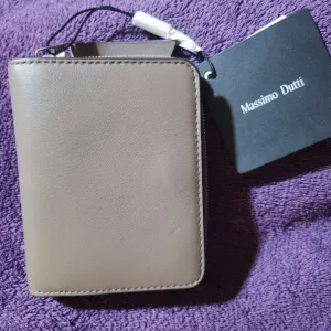 Massimo Dutti novcanik