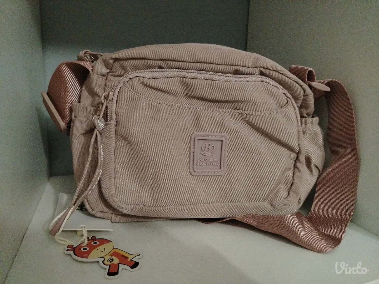 Torbica nova sa etiketom prelepa