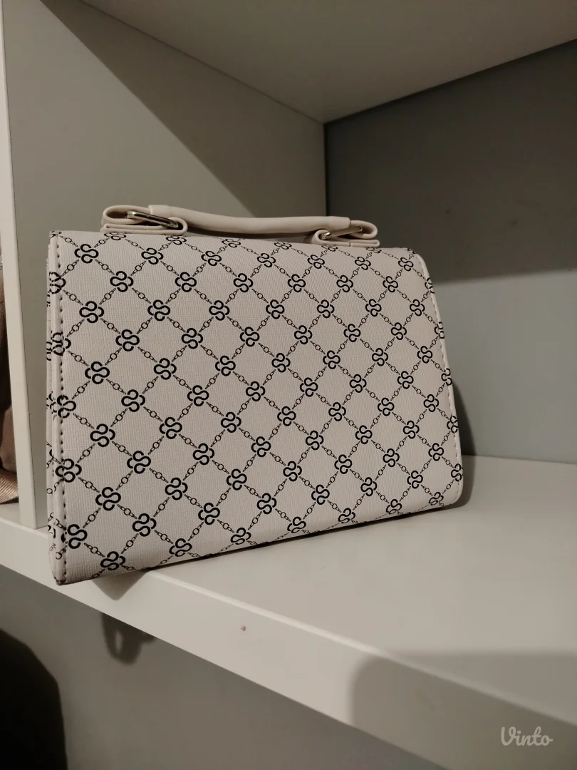 Torbica novo prelepa