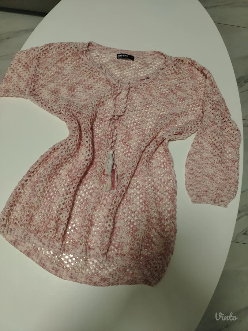 Džemper sa rupicama