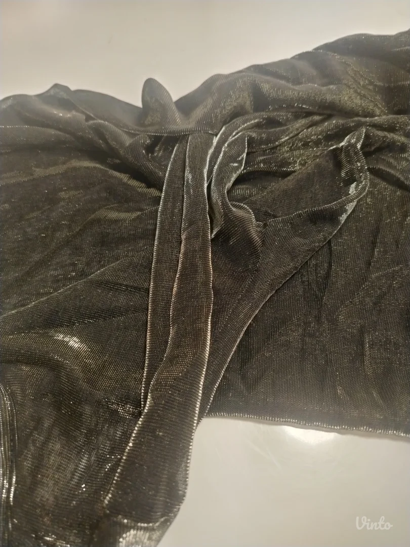 Providna majica M idealna za svečane prilike