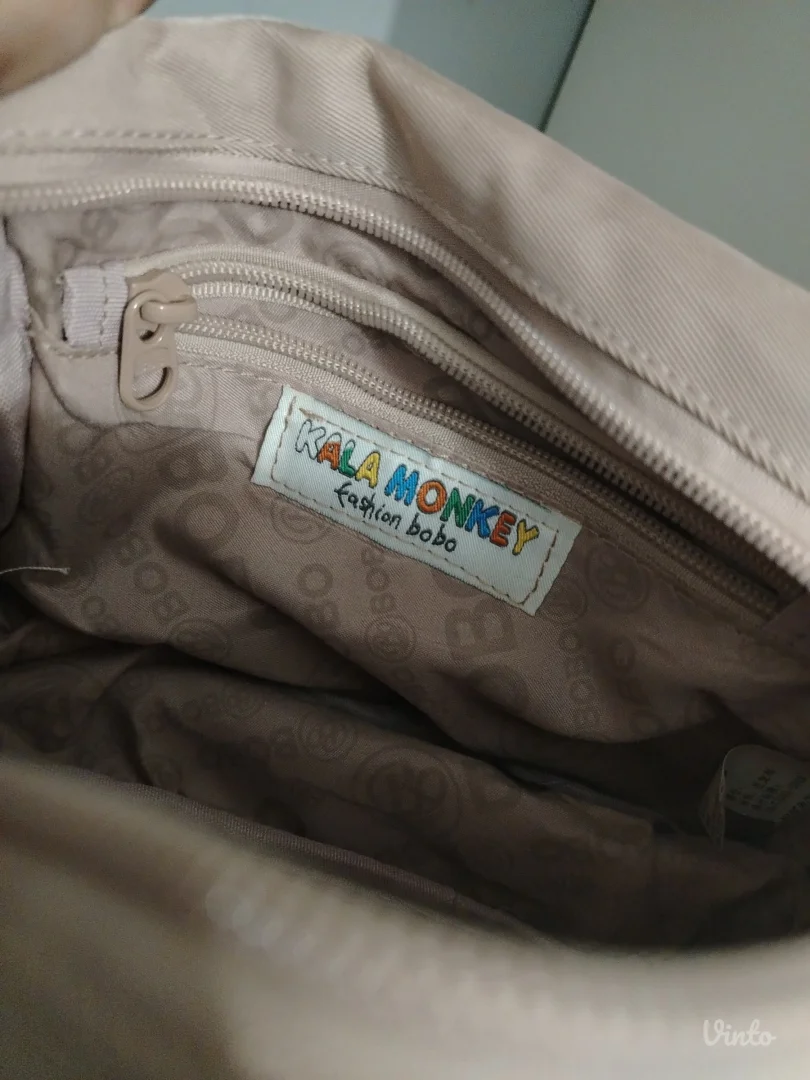 Torbica nova sa etiketom prelepa