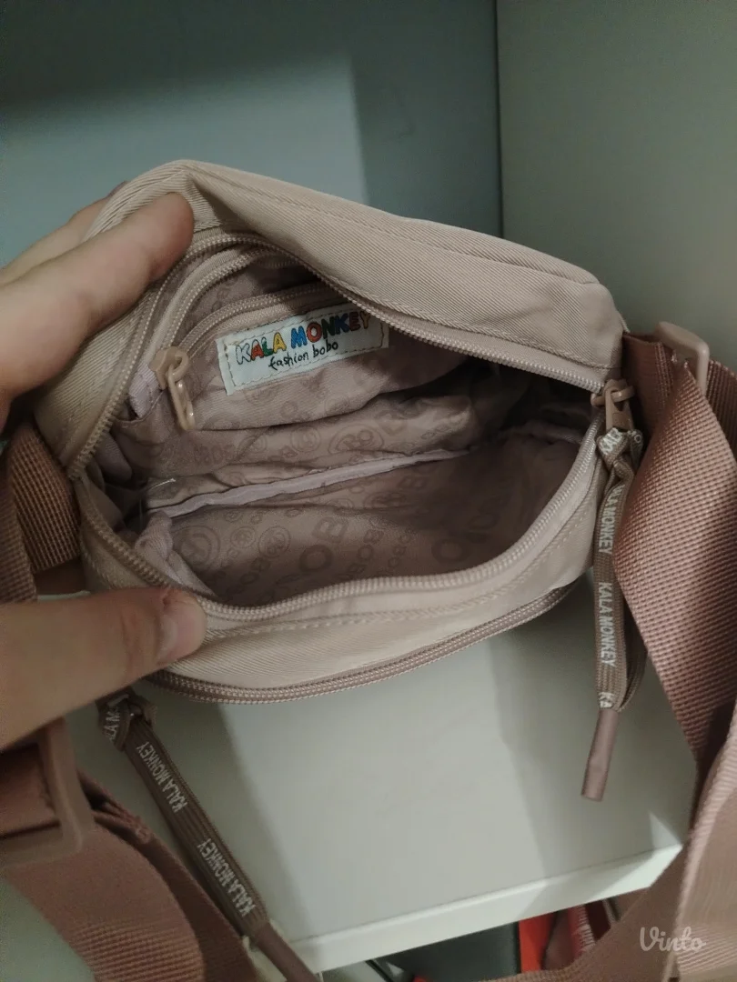 Torbica nova sa etiketom prelepa