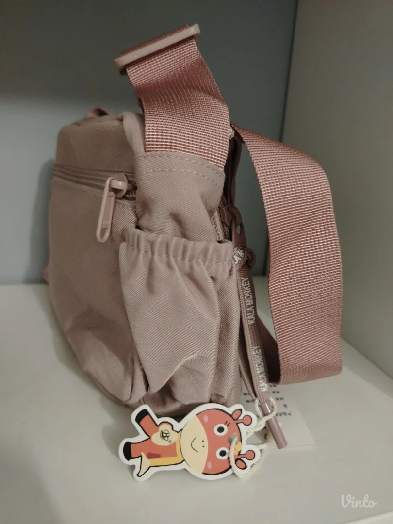 Torbica nova sa etiketom prelepa