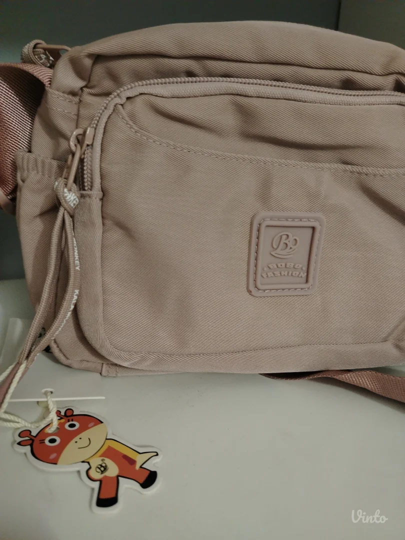 Torbica nova sa etiketom prelepa