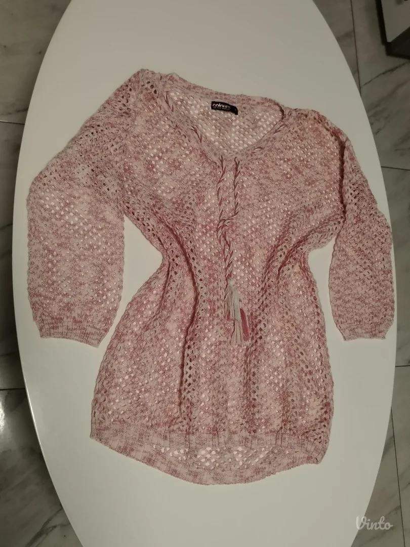 Džemper sa rupicama