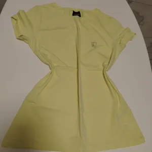 Legend majica novo L