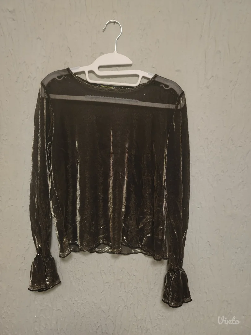 Providna majica M idealna za svečane prilike