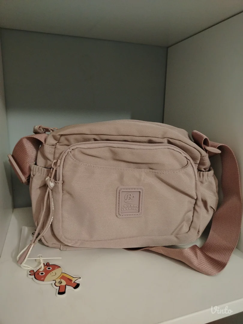 Torbica nova sa etiketom prelepa