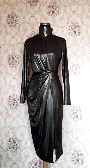 Find zlatna haljina sa izrezom-NOVO