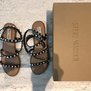 Steve Madden letnje sandale