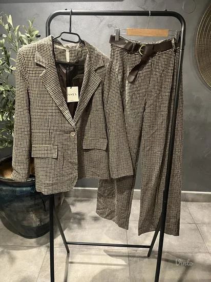 Komplet sako i pantalone