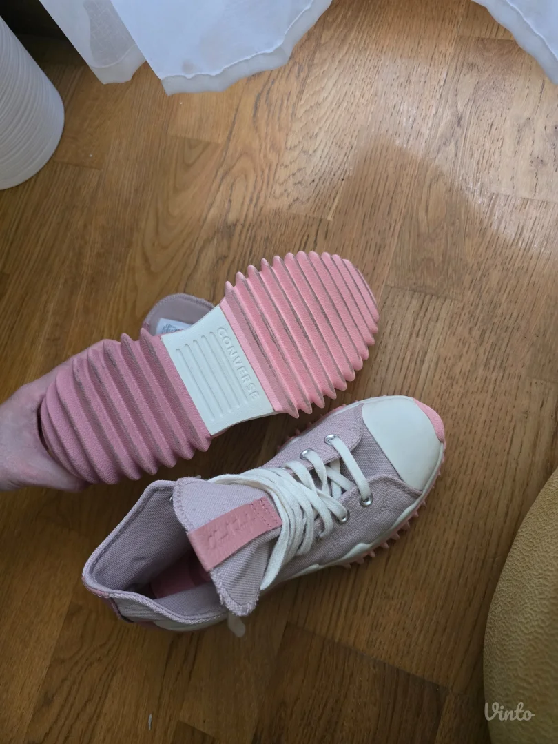 Converse Run star motion