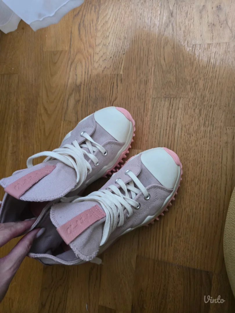 Converse Run star motion