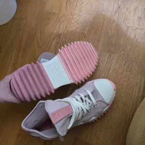 Converse Run star motion