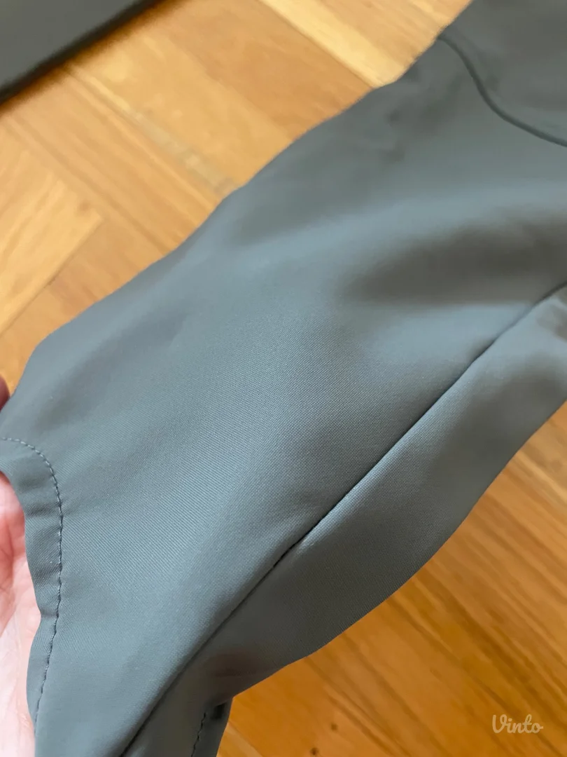 Zara maslinaste helanke