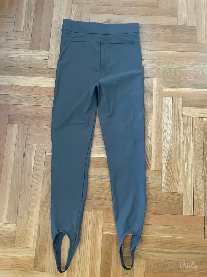 Zara maslinaste helanke