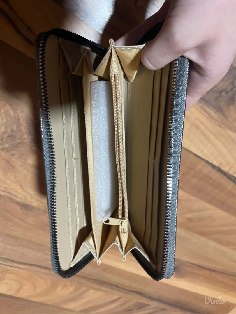 David Jones novcanik