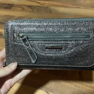 David Jones novcanik