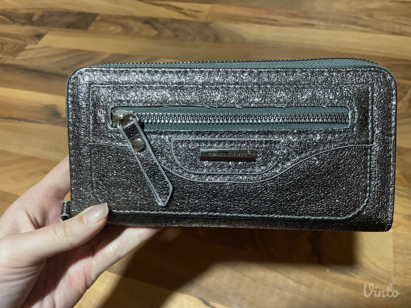 David Jones novcanik