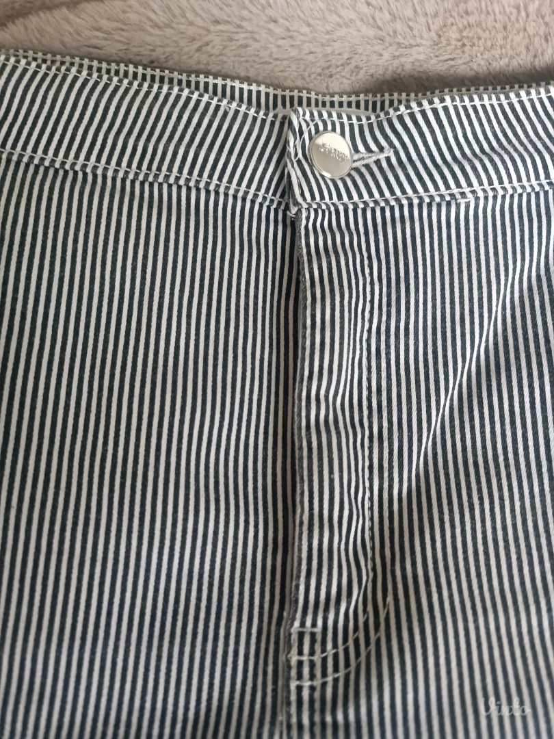 Crno-bele farmerke/pantalone br 42