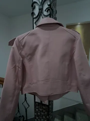 Roze kožna jaknica