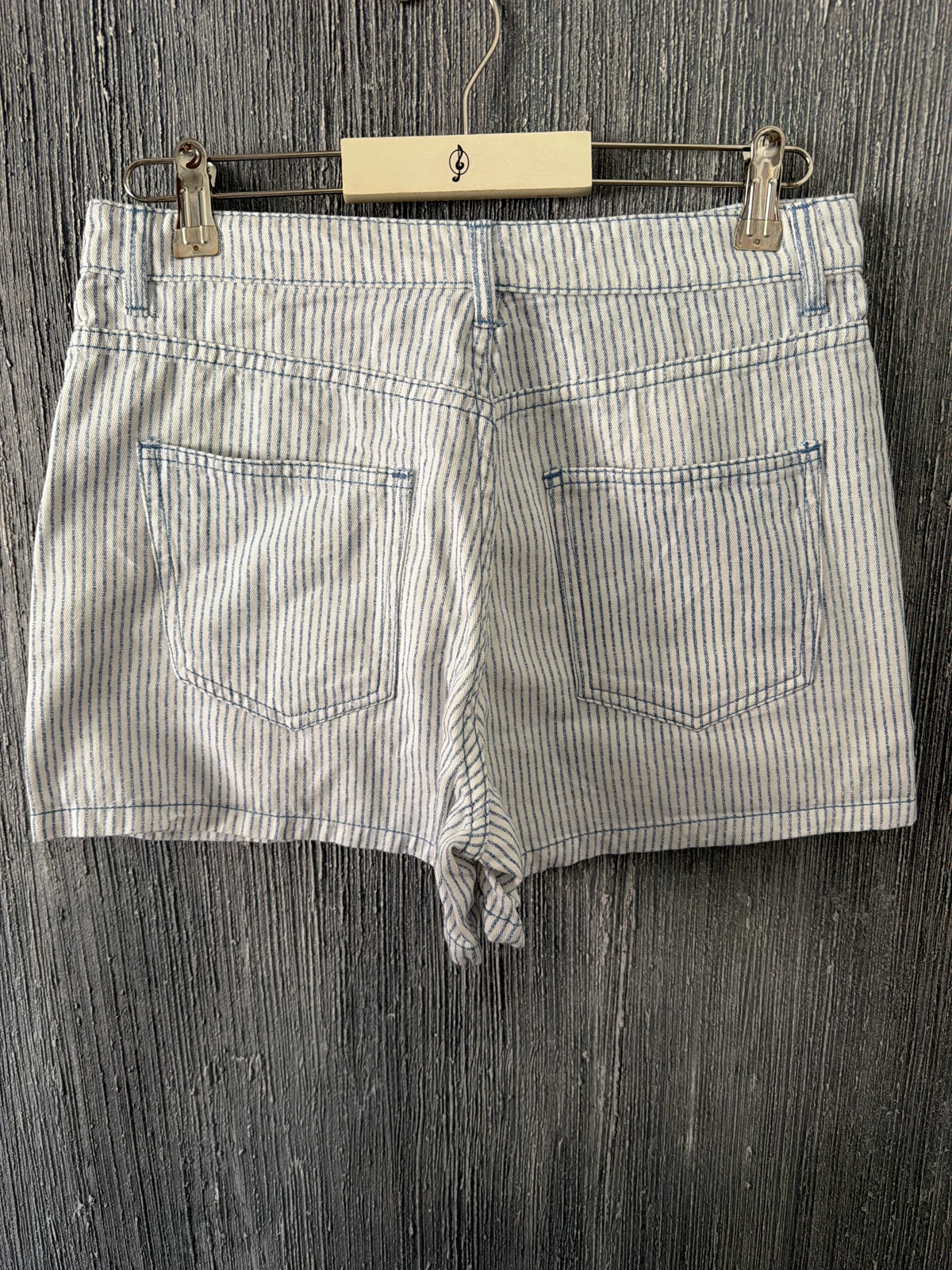 Beli letnji sorts na pruge- ZARA