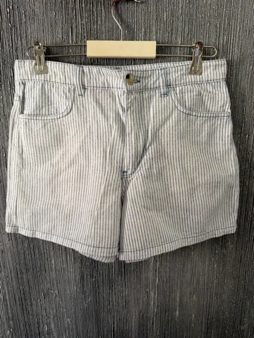 Beli letnji sorts na pruge- ZARA