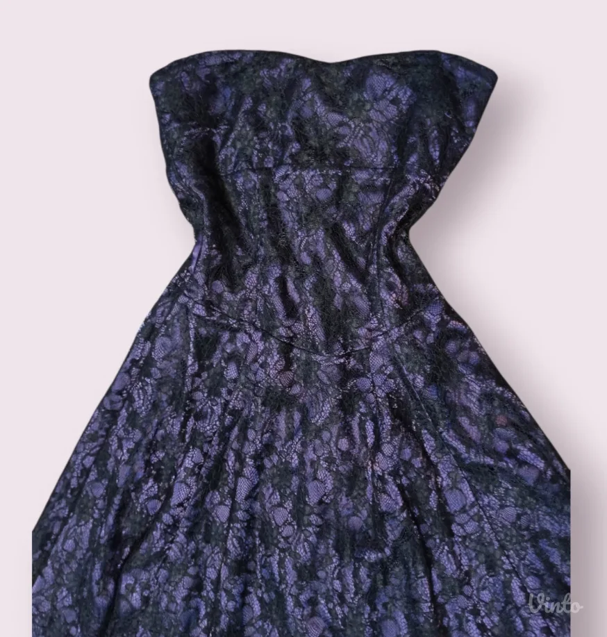 Ljubicasta haljina sa čipkom