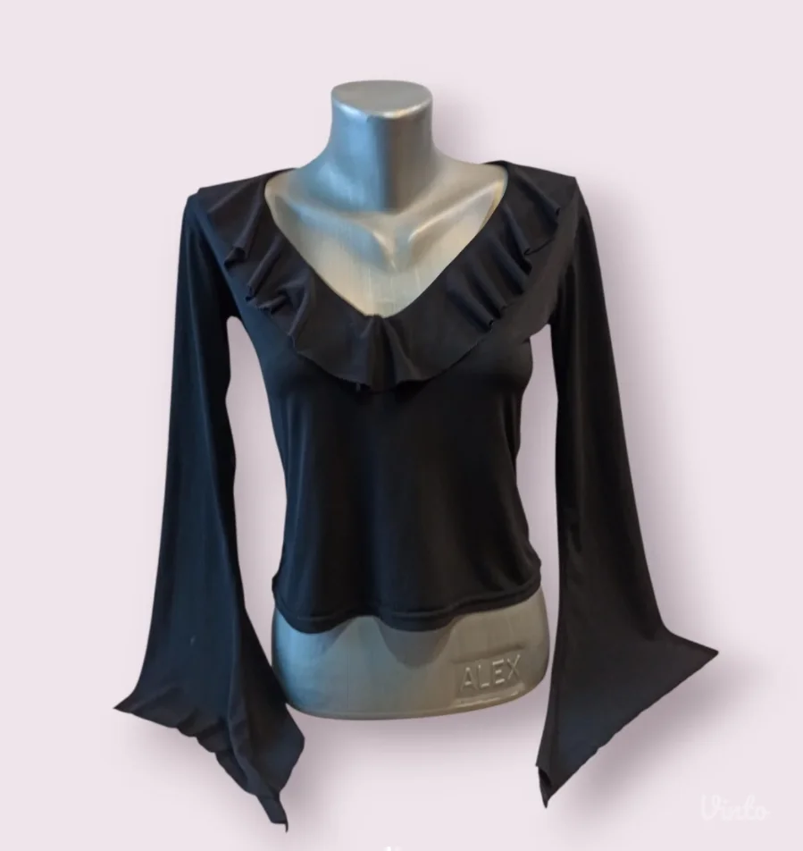 Bluza sa karnerima i rukavima