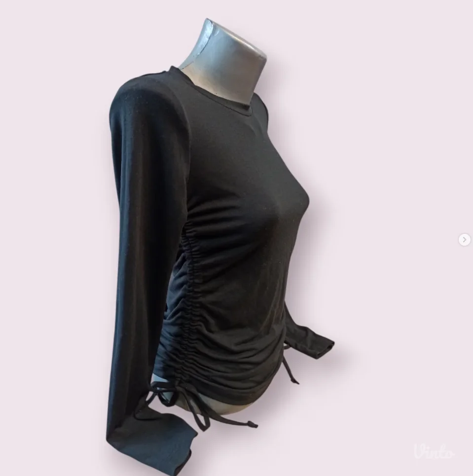 Majica na vezivanje sa strane