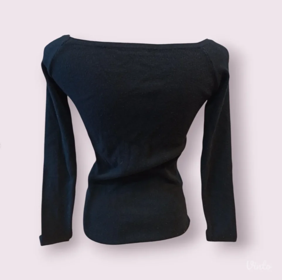 Džemper sa pertlanjem