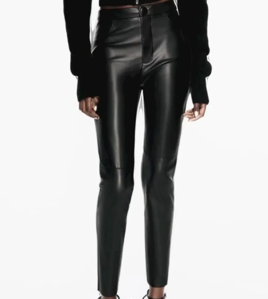 Zara kožna pantalone