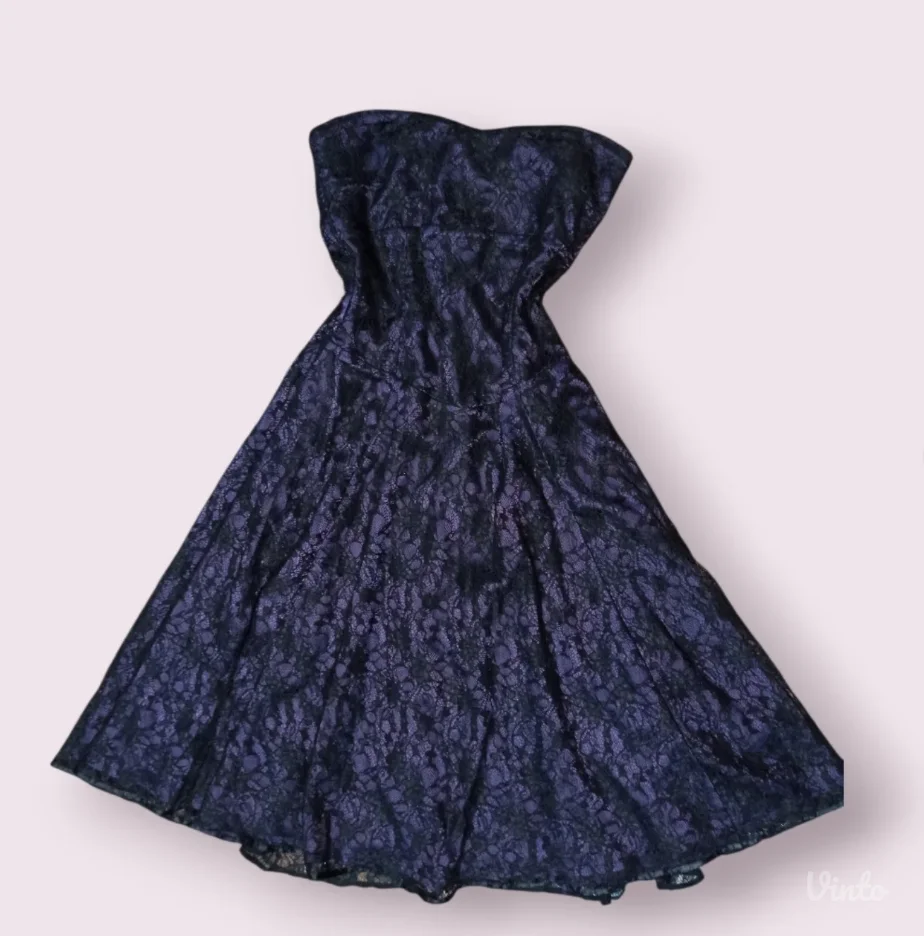 Ljubicasta haljina sa čipkom