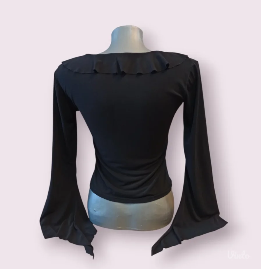 Bluza sa karnerima i rukavima