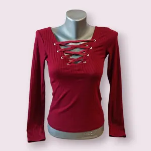 Bordo bluza na pertlanje