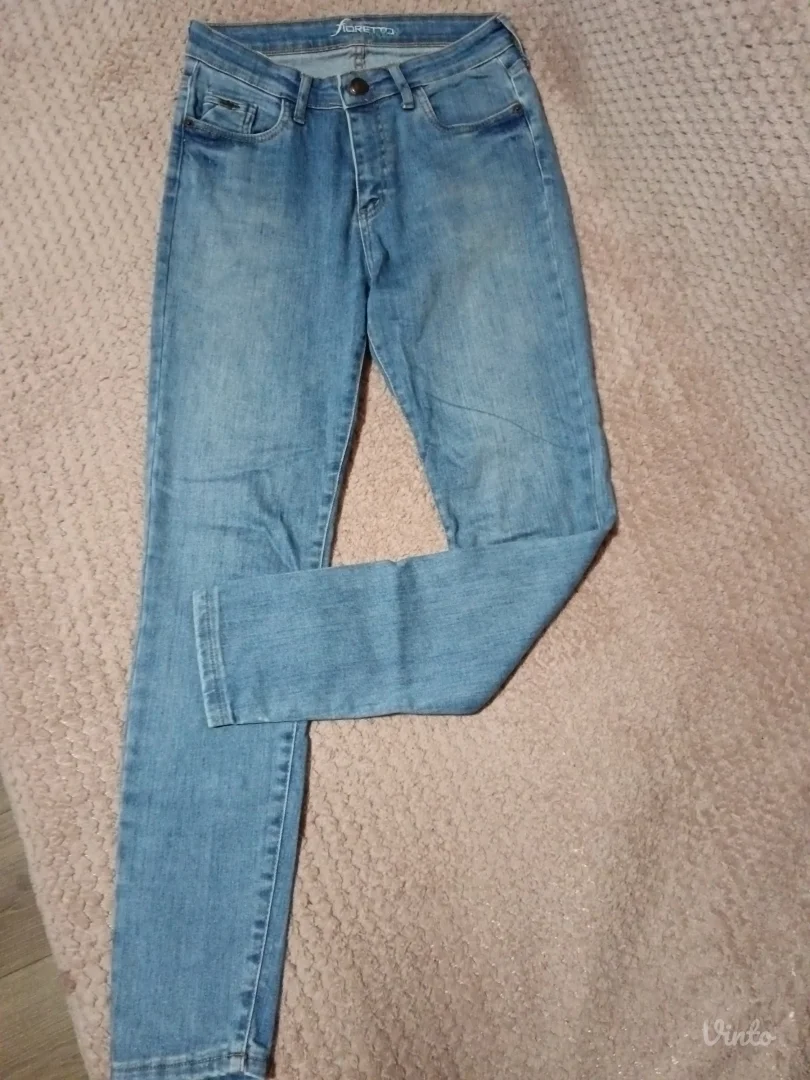 Plave ženske farmerke