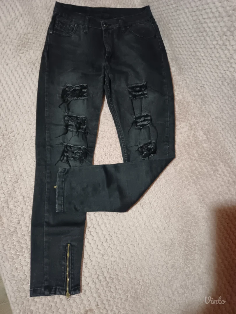 Crne ženske farmerke