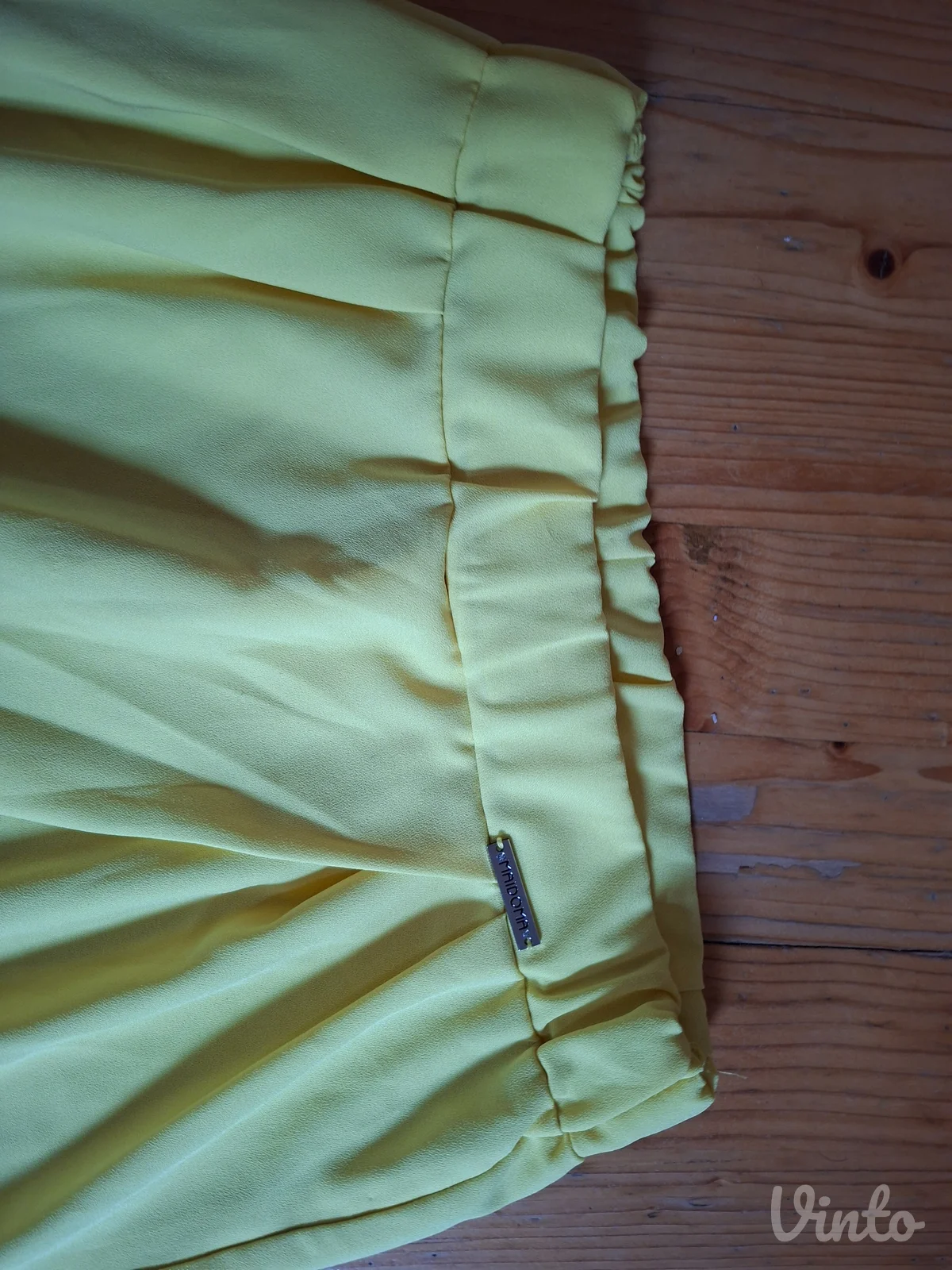 Letnje zute pantalone