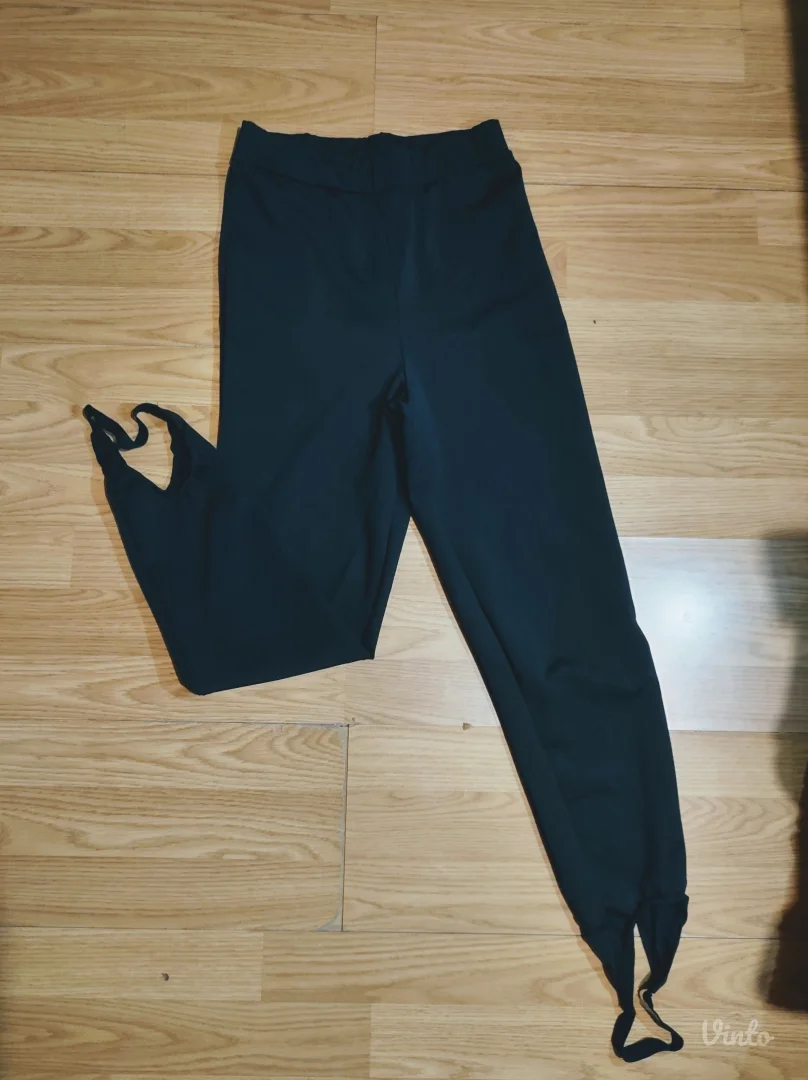 Helanke sa lastišom na peti