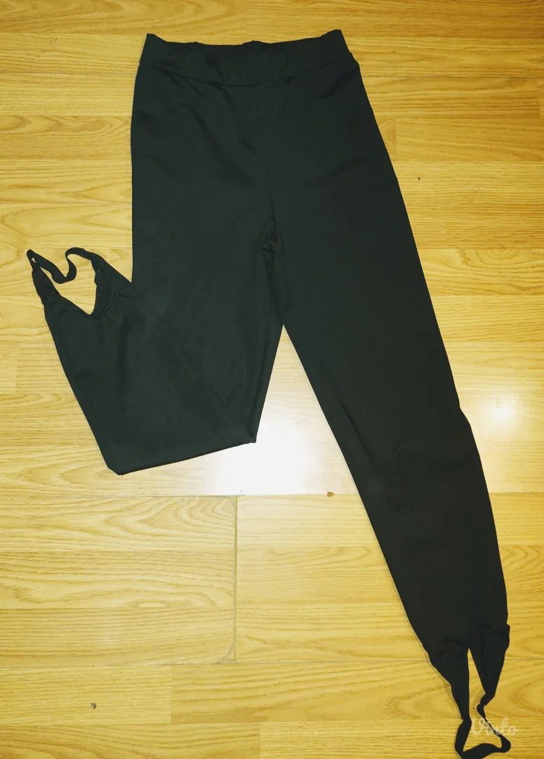 Helanke sa lastišom na peti