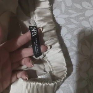 Zara cargo satenske pantalone