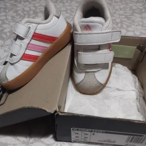 Adidas bebi patike 20