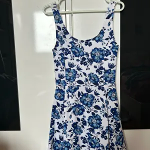 H&M haljina novo xs h&m