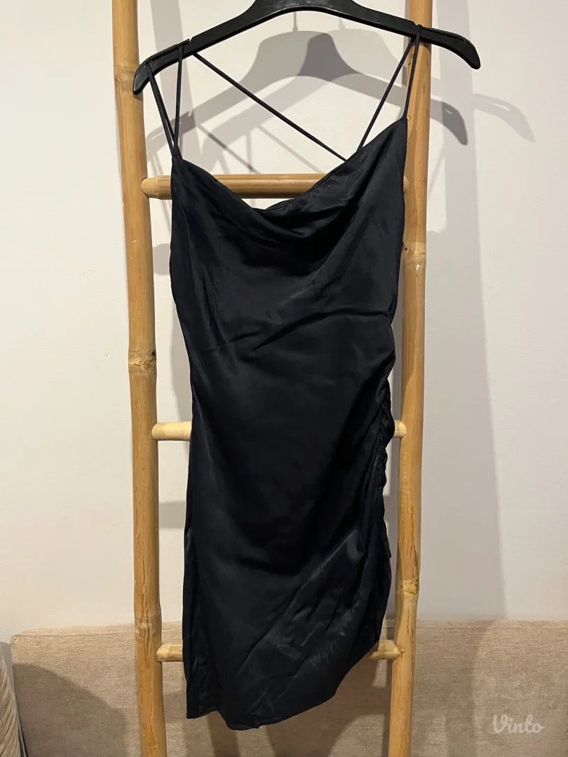 Zara asimetricna crna haljina