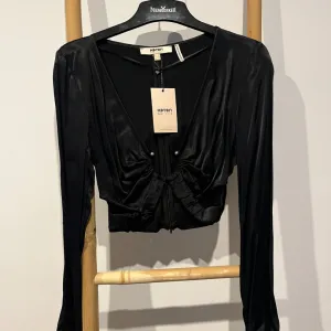 Koton-  crna crop kosulja