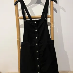 H&M cuknja na tregere