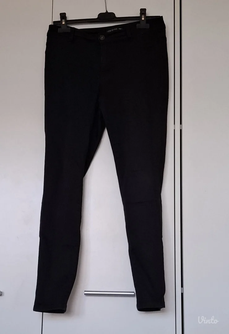 Waikiki crne pantalone