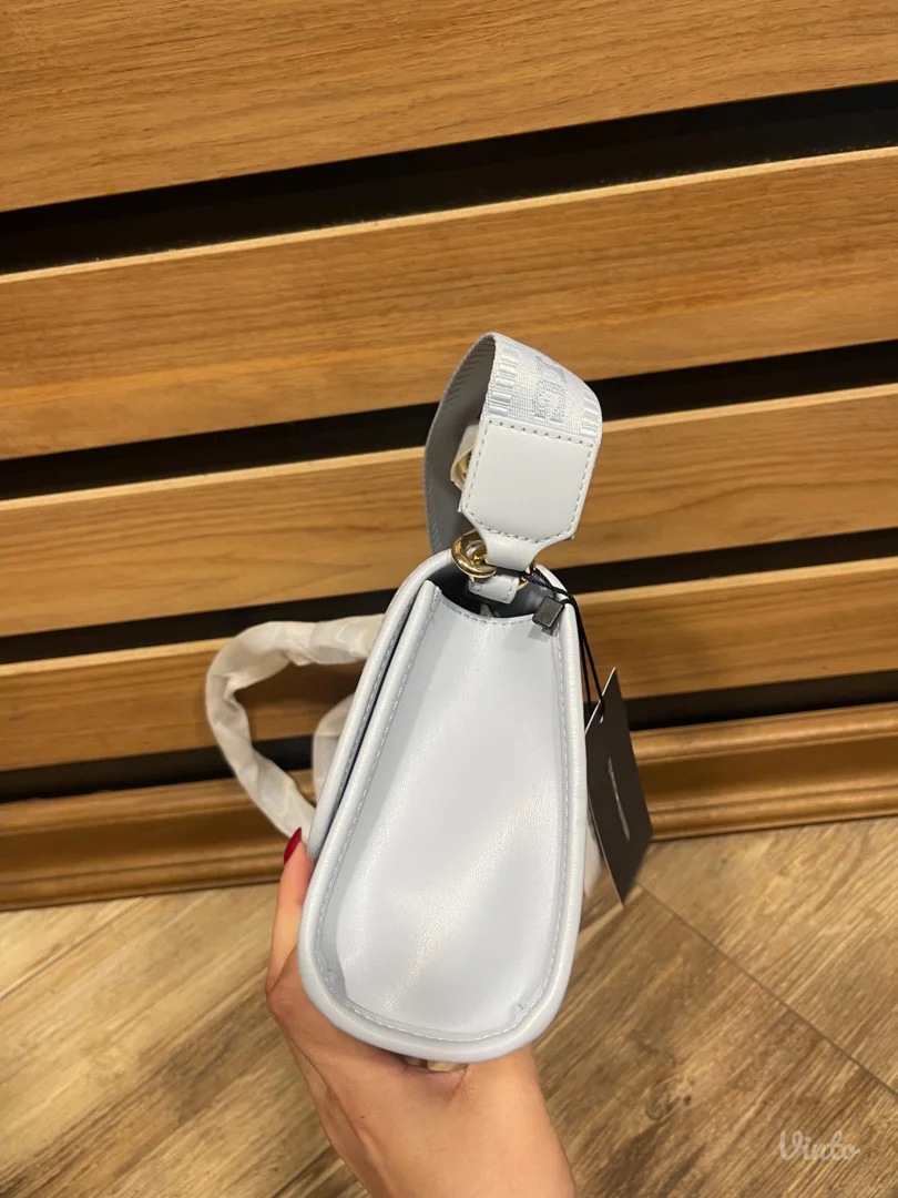 Nova sa Etiketom Tommy Hilfiger Bebi-Plava torbica