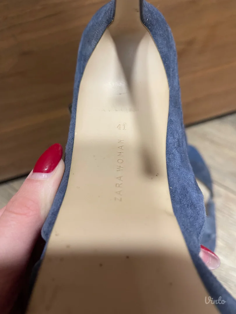 Zara Pastelno Plave Stikle